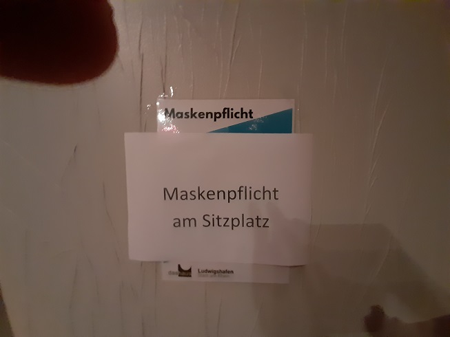 MaskeamSitzplatz_C_Typisch_lu
